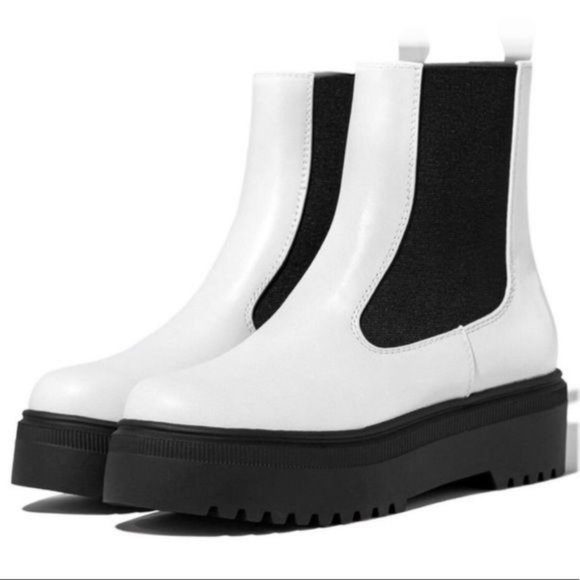 !! NEW !! White Vegan Leather Pull On Chelsea Lug Sole Boots - Picture 2 of 5